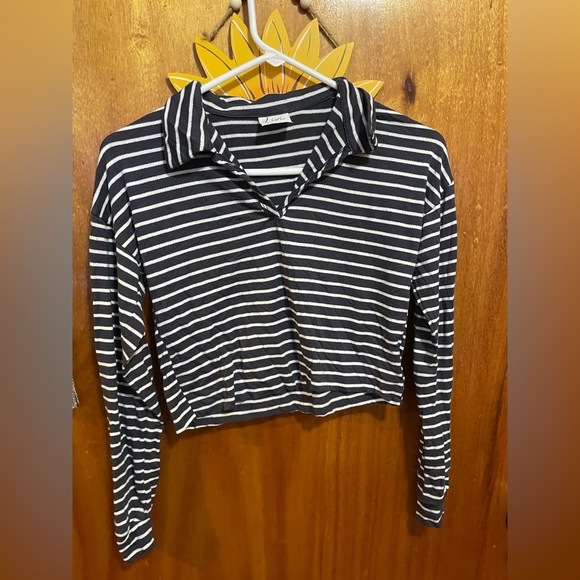 lots of clothes! all mostly size small/ medium - Picture 10 of 13